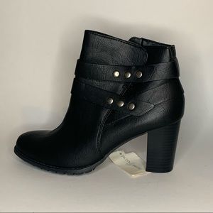 jaclyn and smith black booties